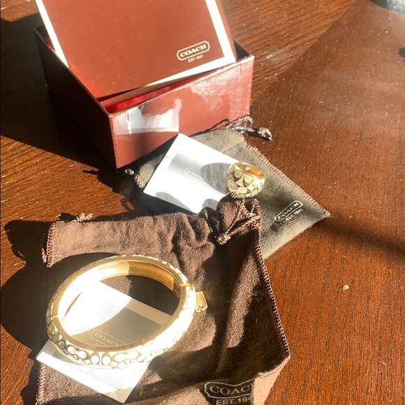 💯 Authentic Coach Embossed Ring & Cuff Set - Picture 2 of 9